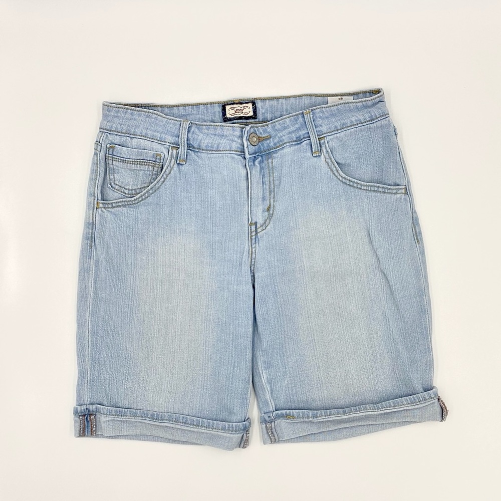 Cute Levi bermuda jean shorts!